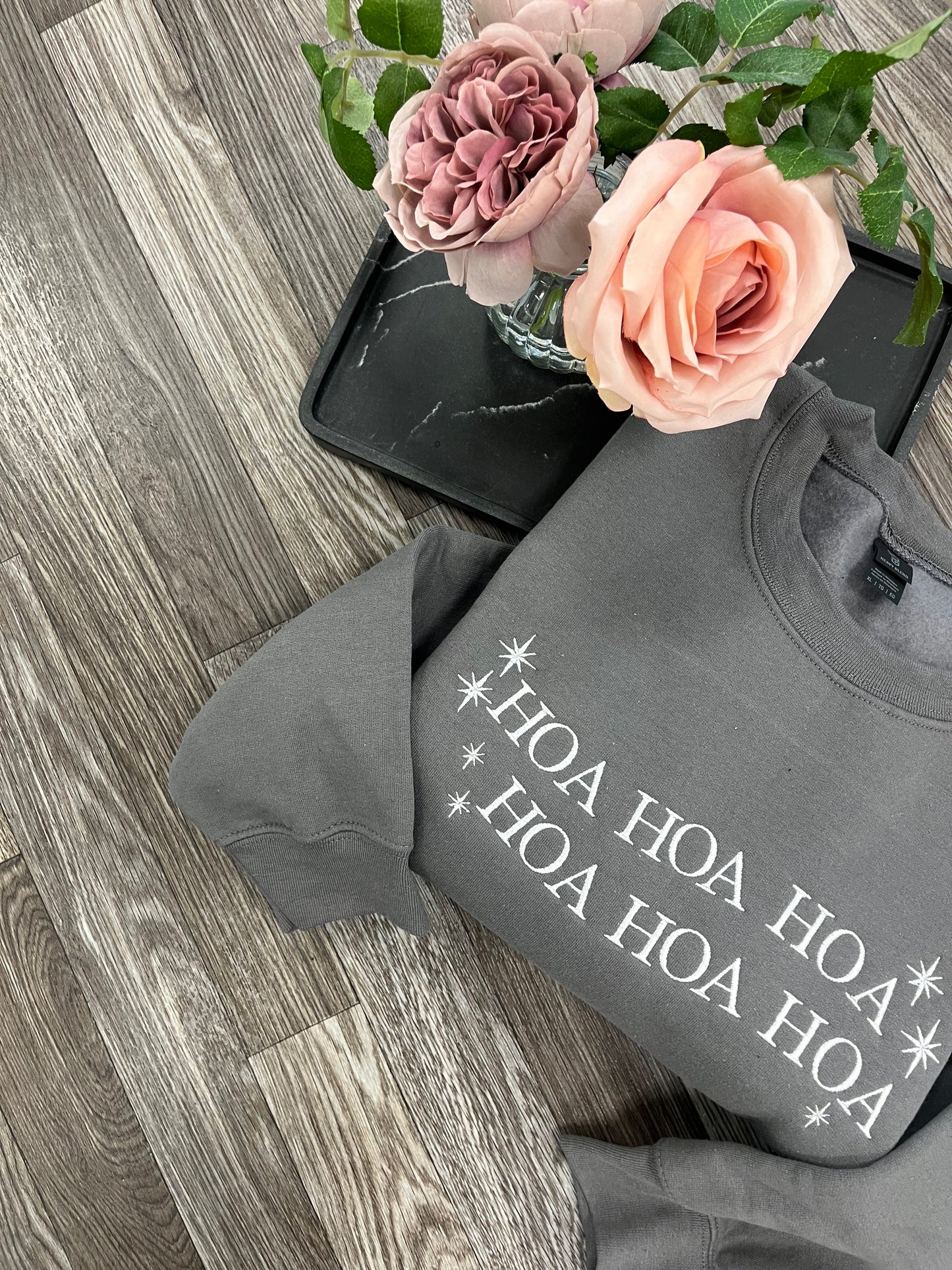 Hoa Hoa Hoa Crewneck